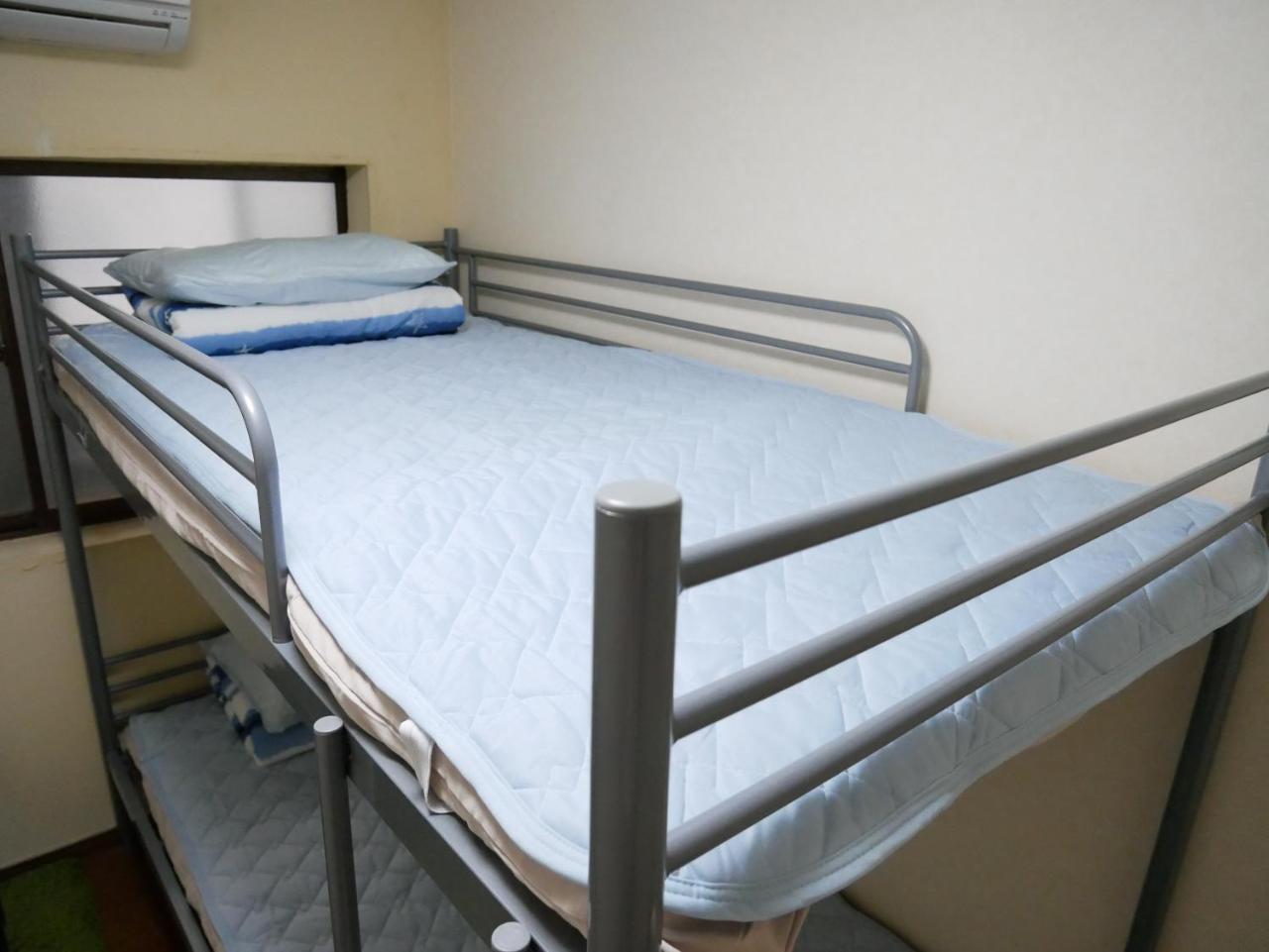 Guest House Twenty-Seven 27 Osaka Bagian luar foto