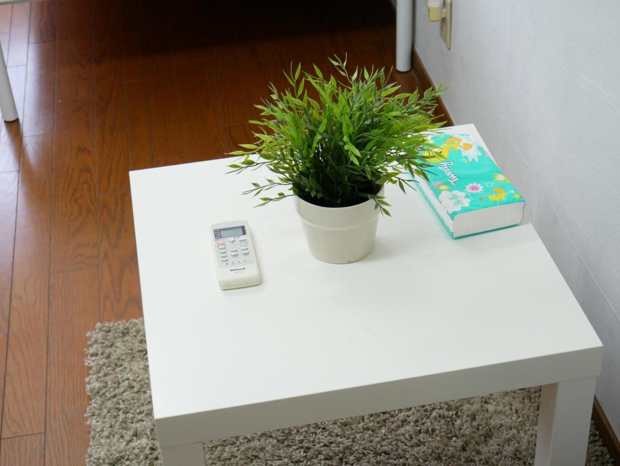 Guest House Twenty-Seven 27 Osaka Bagian luar foto