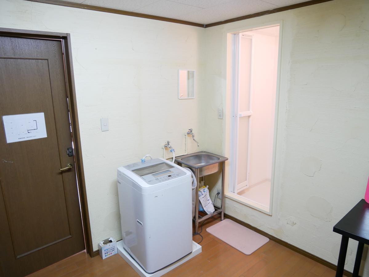 Guest House Twenty-Seven 27 Osaka Bagian luar foto